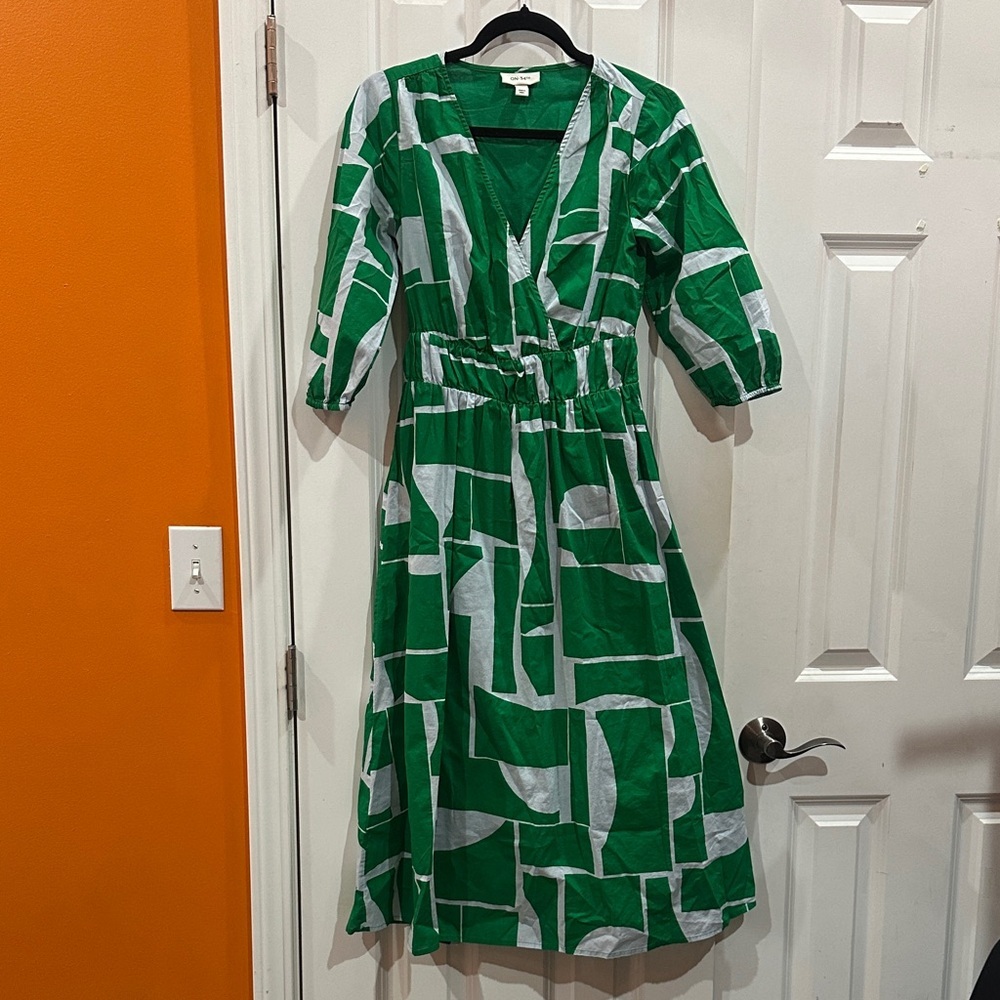 Green and White Patterned Dress size XS